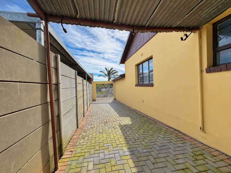 3 Bedroom Property for Sale in Van Riebeeck Hoogte Eastern Cape